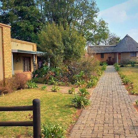 Hostel Backpackers Connection @ Jnb Airport Benoni Exterior foto