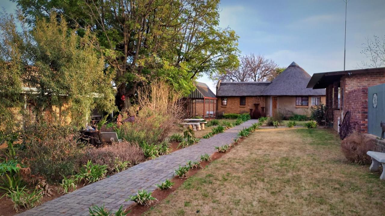 Hostel Backpackers Connection @ Jnb Airport Benoni Exterior foto