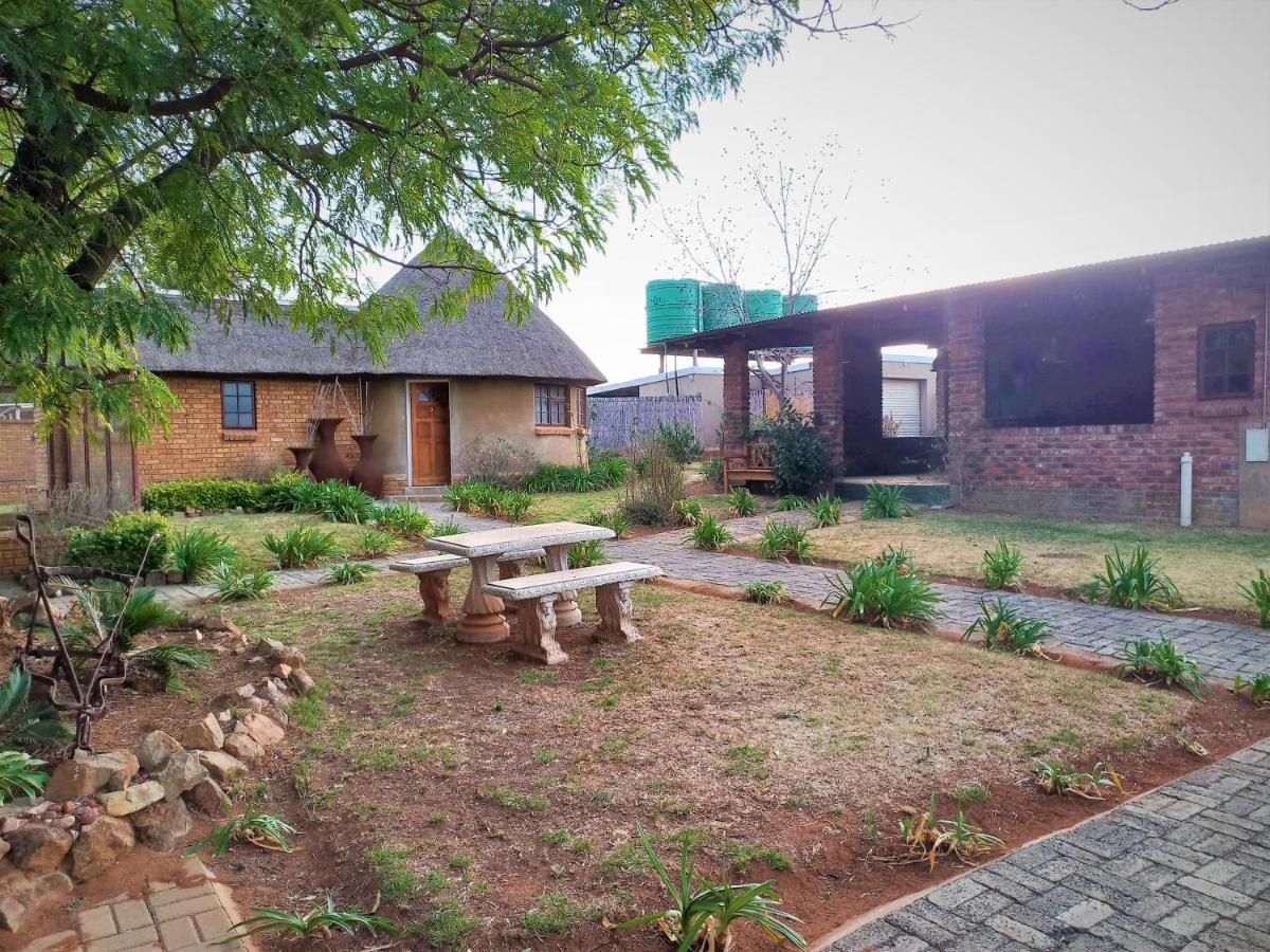 Hostel Backpackers Connection @ Jnb Airport Benoni Exterior foto