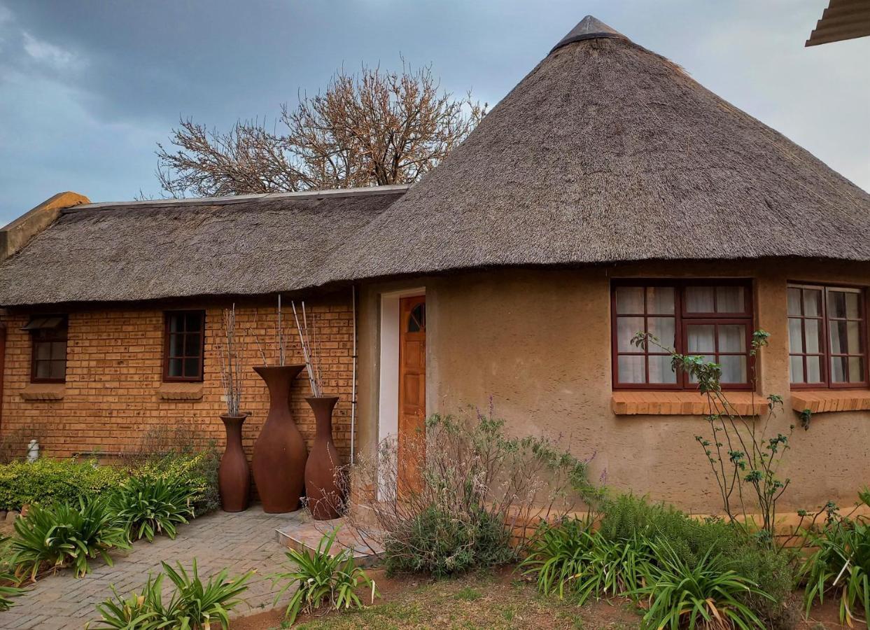 Hostel Backpackers Connection @ Jnb Airport Benoni Exterior foto