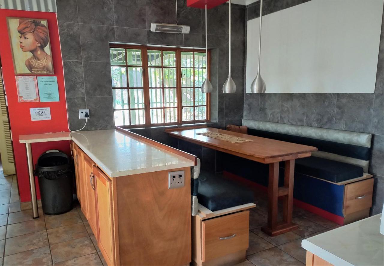 Hostel Backpackers Connection @ Jnb Airport Benoni Exterior foto