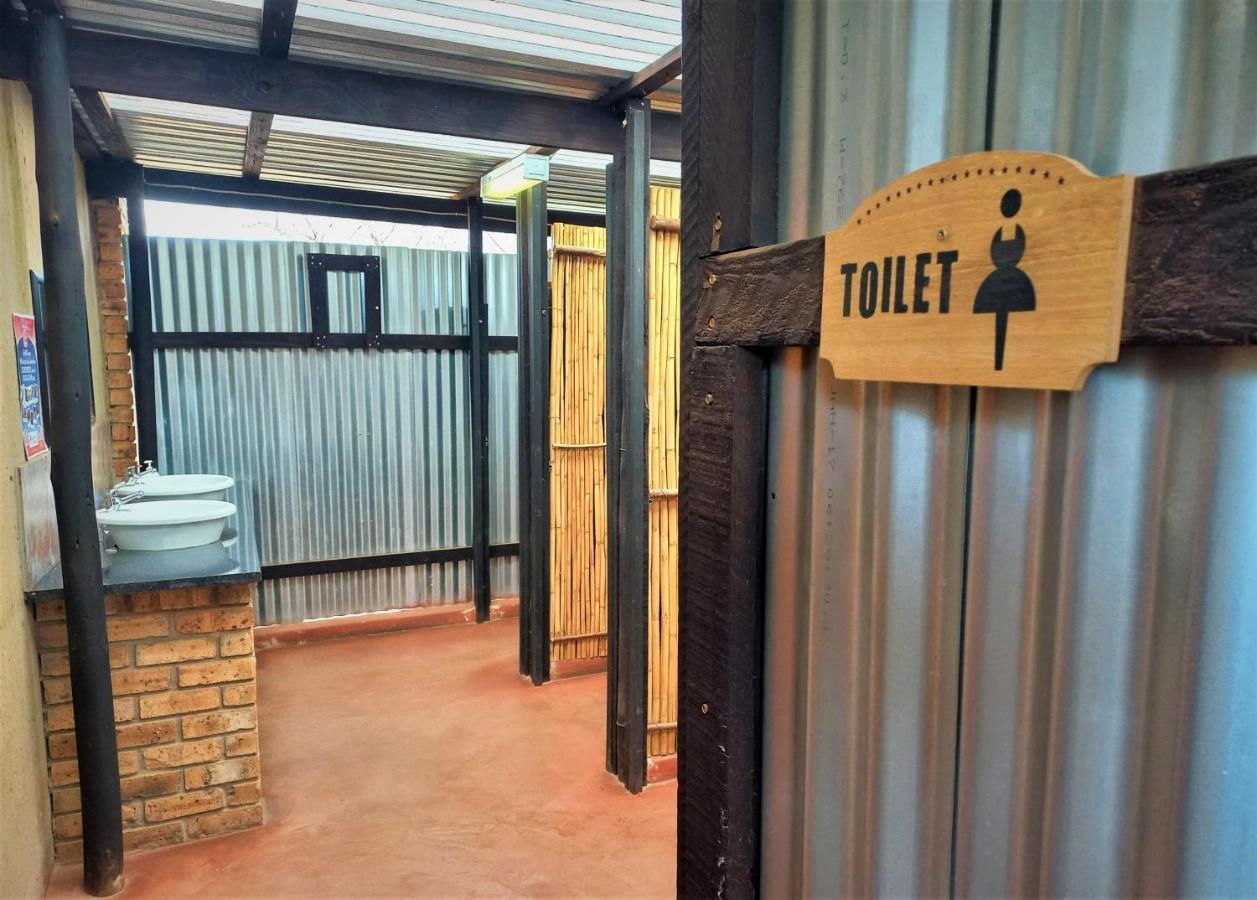 Hostel Backpackers Connection @ Jnb Airport Benoni Exterior foto