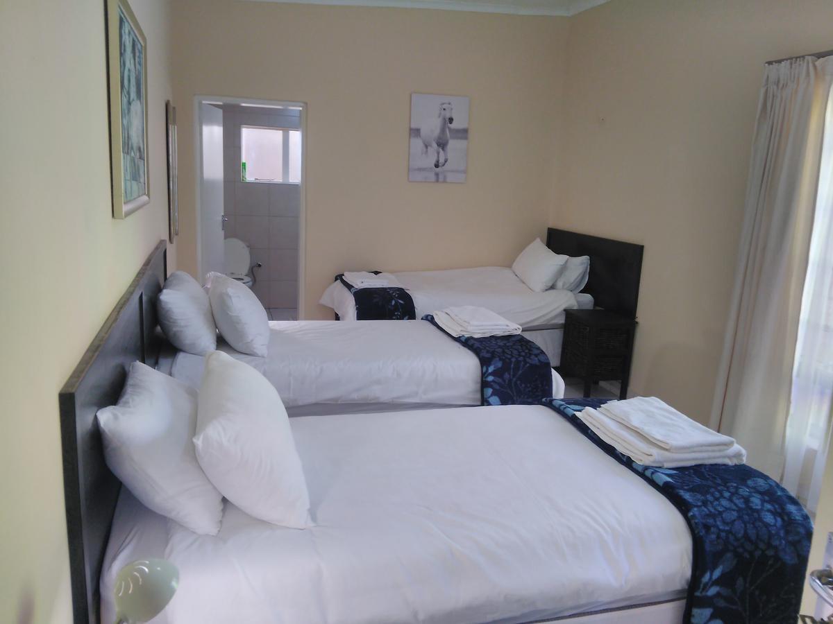 Hostel Backpackers Connection @ Jnb Airport Benoni Exterior foto